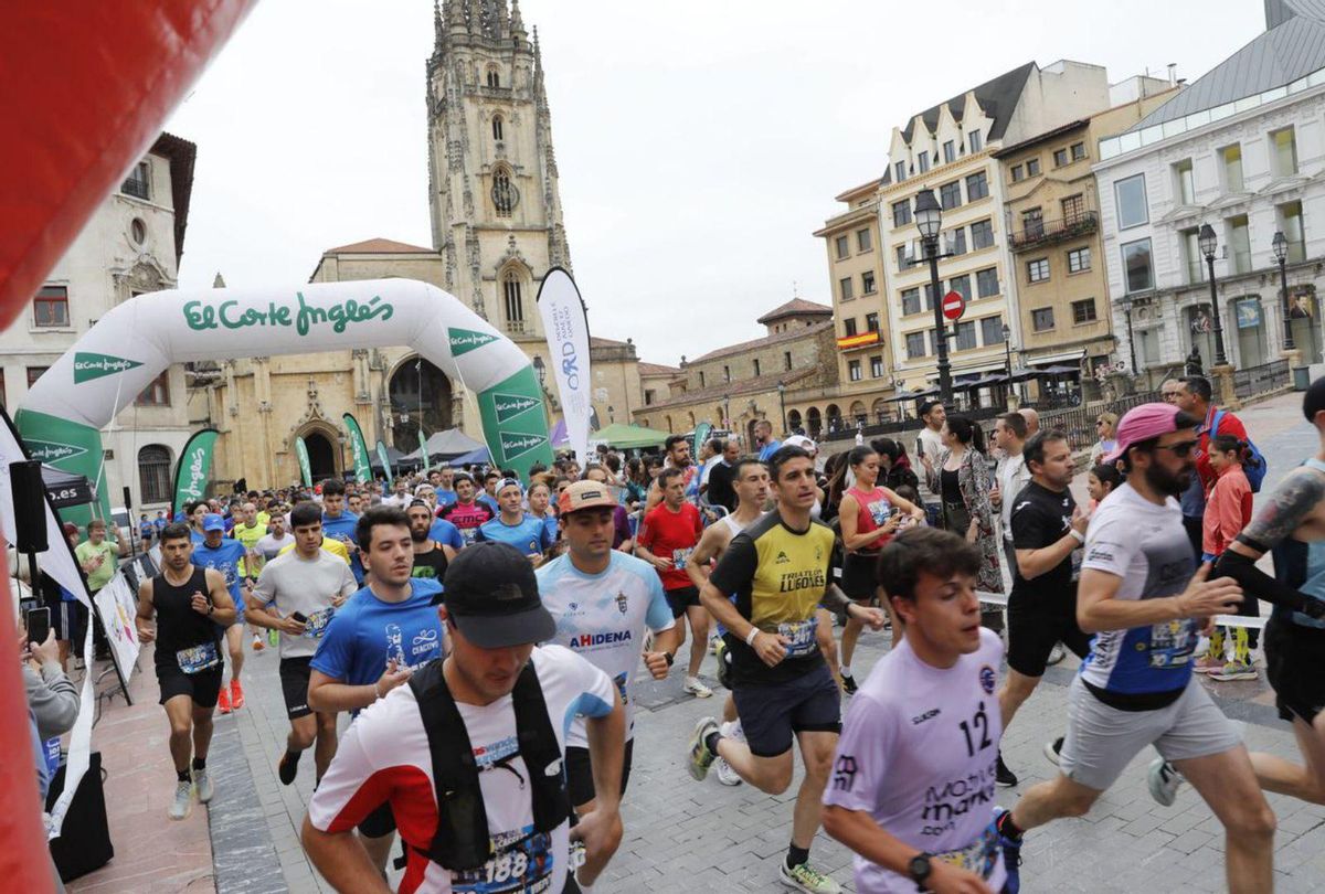 La salida de la carrera de los 10 kilómetros. | FERNANDO RODRÍGUEZ