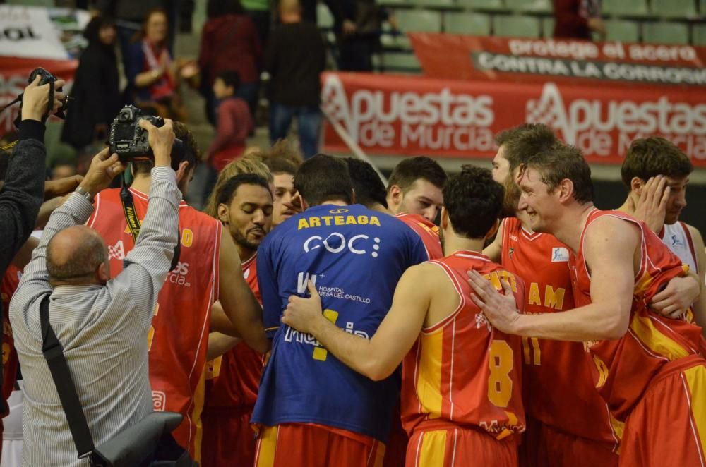 Partido entre el Murcia y el Cai Zaragoza