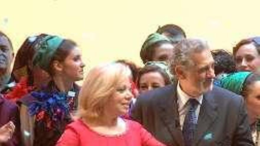 Freni, con Plácido Domingo, en el Campoamor en 2007.