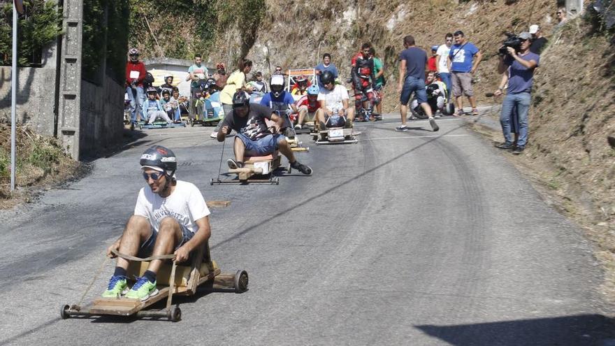 Bajada de carros de bolas en Freixo