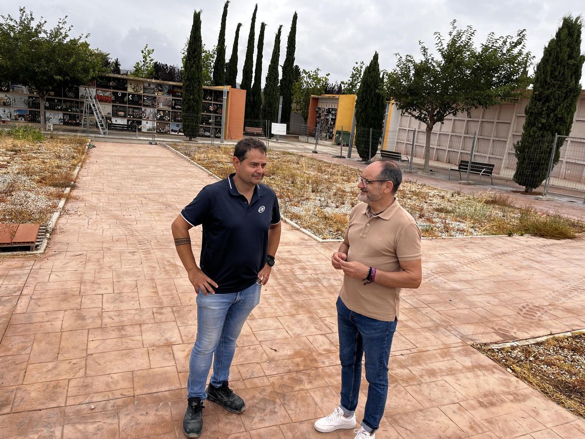 Presentación del proyecto en el cementerio.