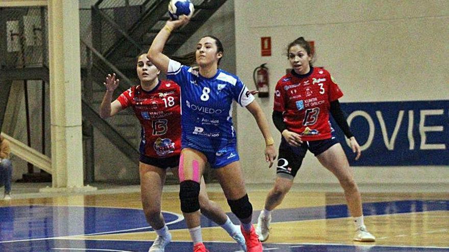 Laura Gutiérrez, ayer, en el partido del Oviedo Femenino.