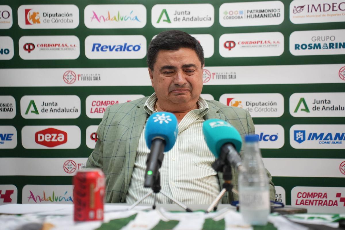 El dirigente blanquiverde recuerda a todos los que le han apoyado durante su etapa en la presidencia y pide que salga alguien en Córdoba que tome el relevo
