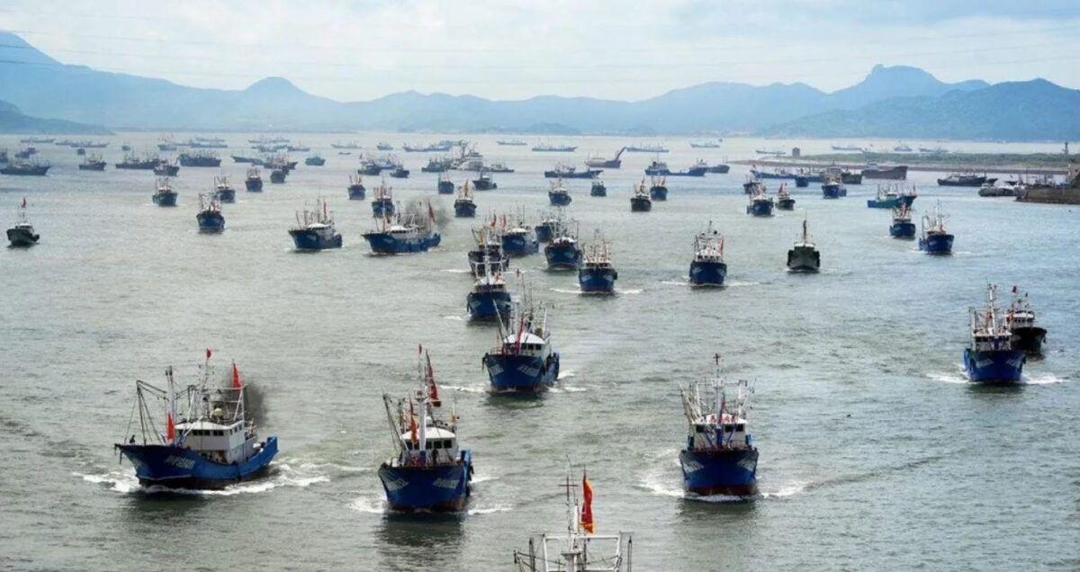 Macroflotas de arrastreros chinos destruyen los fondos marinos del planeta