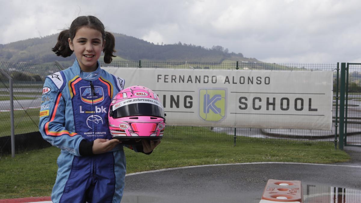 LA MORGAL, LLANERA. ALBA CUEVA, NIÑA PILOTO KARTS EN EL CIRCUITO DEL MUSEO FERNANDO ALONSO