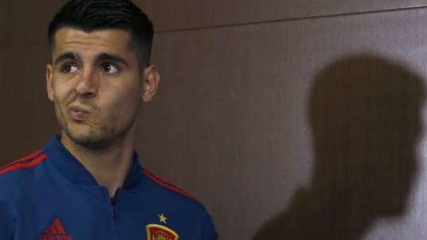 Un gesto de Morata, ayer, en Las Rozas.