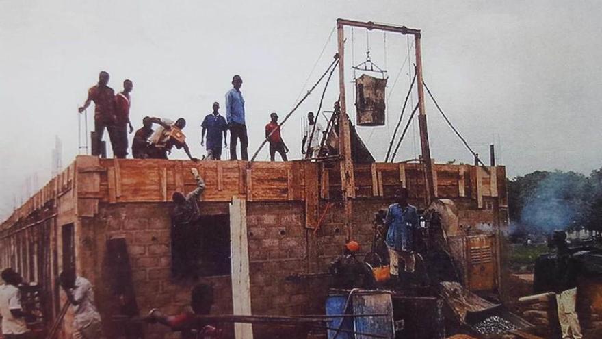 Inicio de las obras de la escuela en Benín.