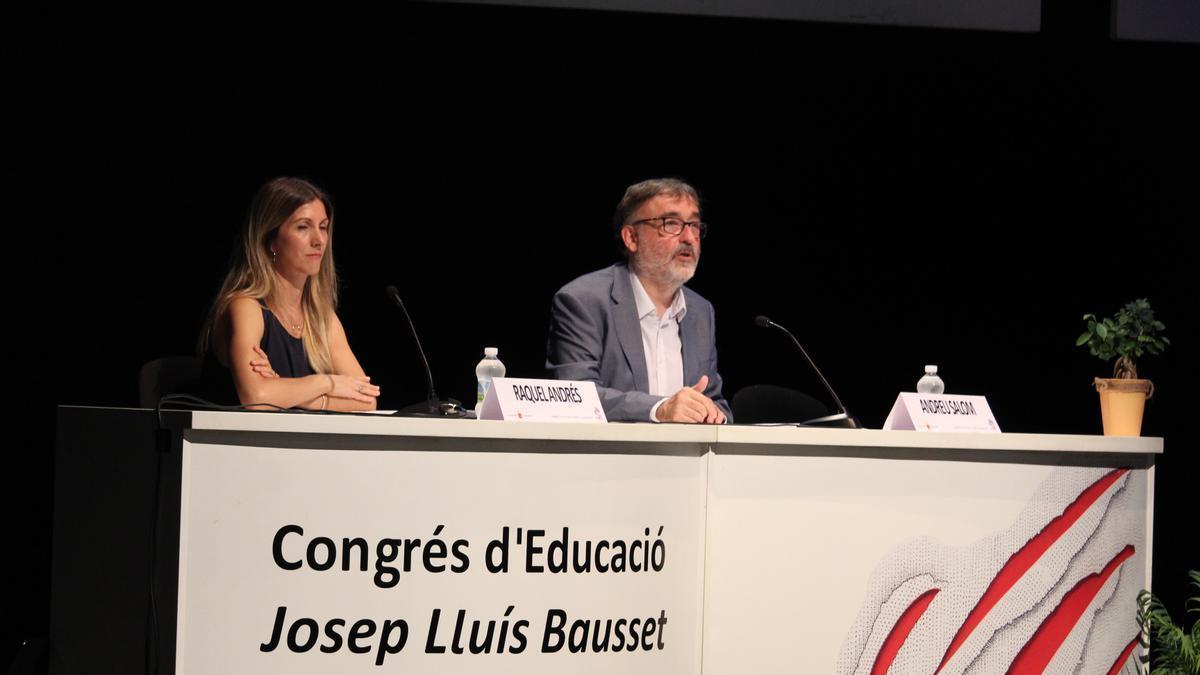 La directora general de Educación Inclusiva y el alcalde de l&#039;Alcúdia durante la inauguración del congreso.