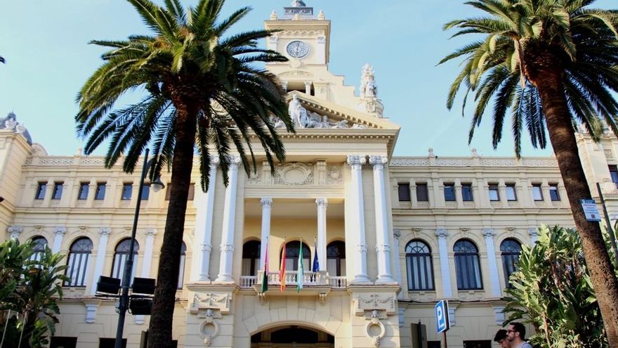 Málaga declara la guerra al Gobierno para reinvertir sus ahorros: &quot;No se nos va a ir la cabeza&quot;