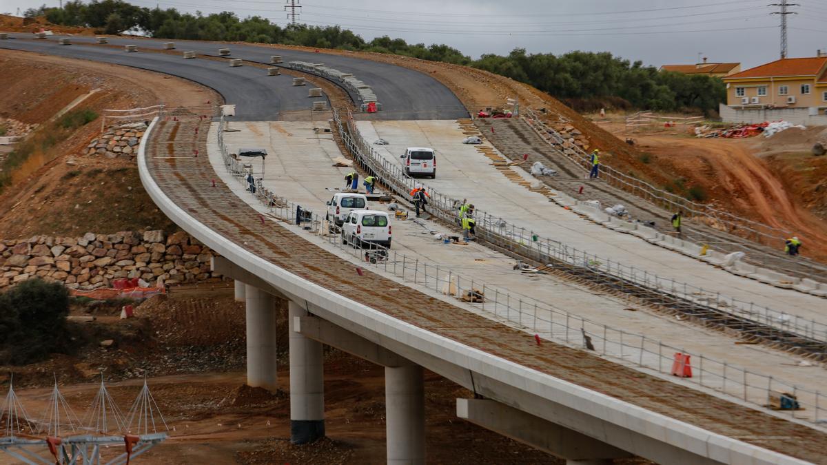 El viaducto principal de la ronda este cuando se estaba ejecutando.