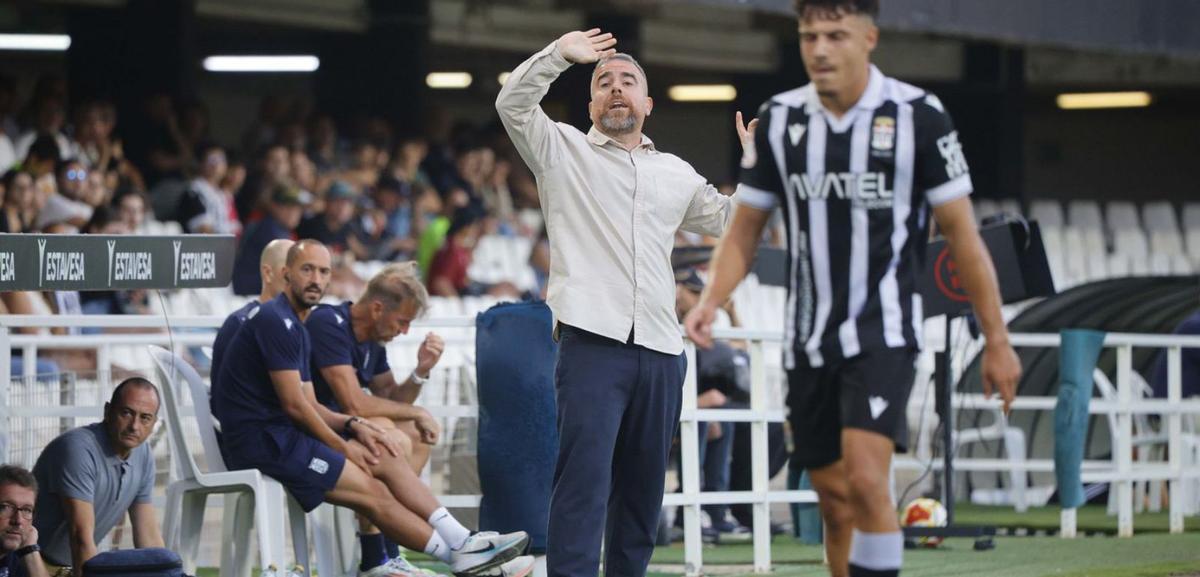 Javi Rey: «Por el resultado parece un partido sencillo, pero no es así»