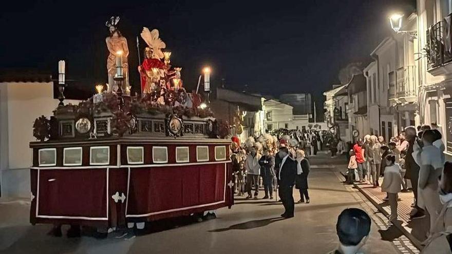 Aniversarios y fervor recorren los pueblos de Córdoba durante el Martes Santo mientras crece la Pasión