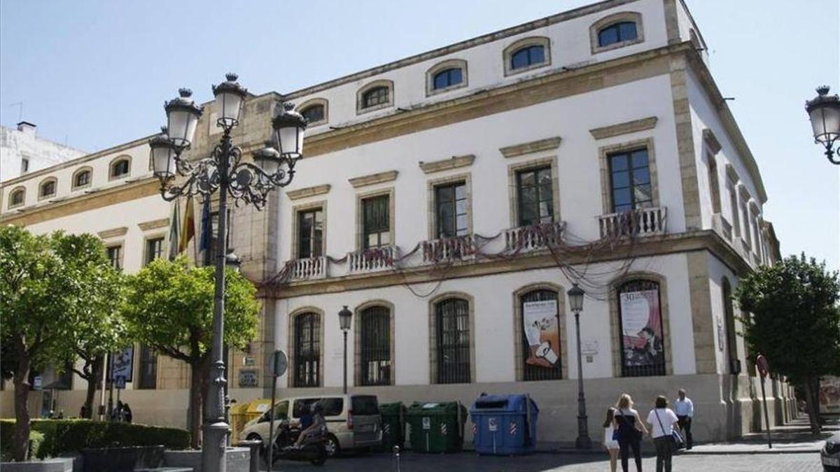 Fachada del IES Góngora de Córdoba.