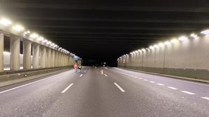 Un túnel de la Ronda de Dalt, con el nuevo alumbrado LED