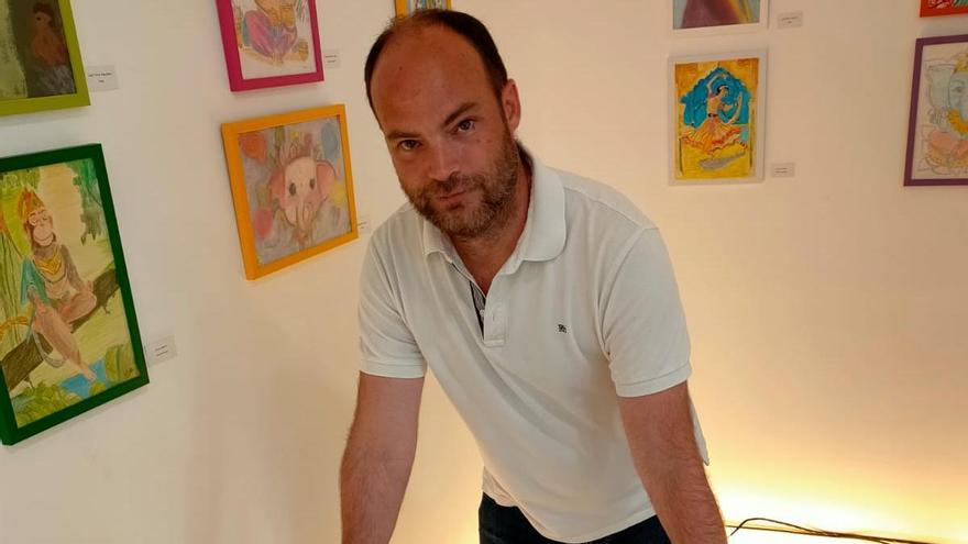 El escritor de Albaida Ángel Company.