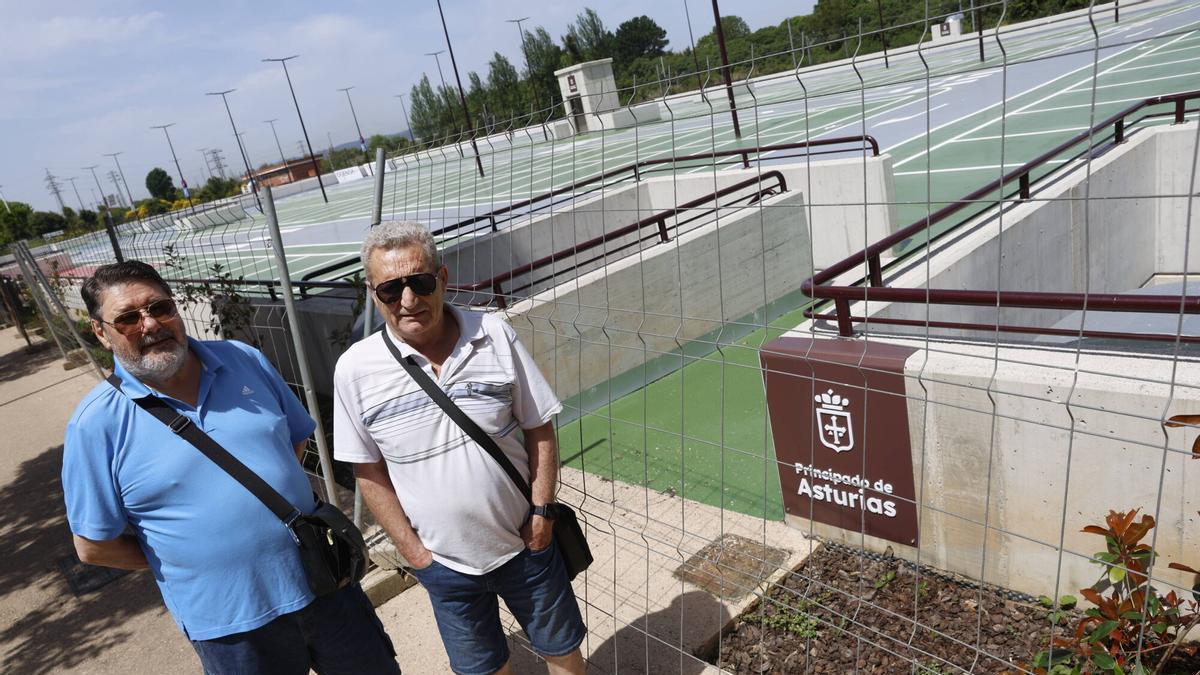 “Es una cuestión política, no para favorecer a los gijoneses”, claman los vecinos ante el retraso en la apertura del parking del Polígono