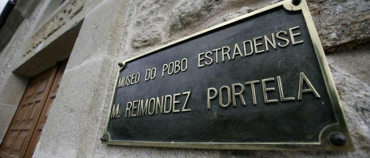 El Museo do Pobo Estradense lleva cerrado varios años. // Bernabé/Cris M.V.