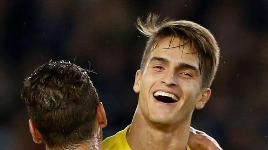 Denis Suárez celebra con Soldado su primer gol de ayer. // J. Herrero