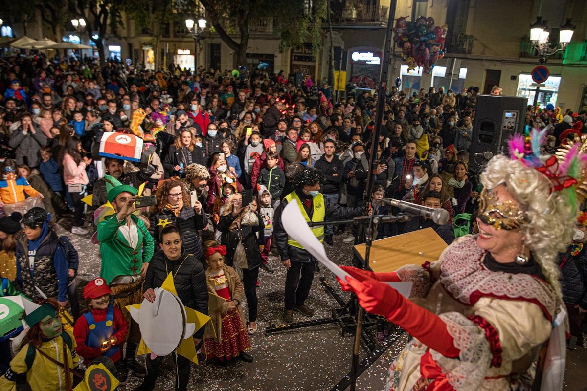 La covid torna a pujar, però els experts demanen continuar aixecant mesures