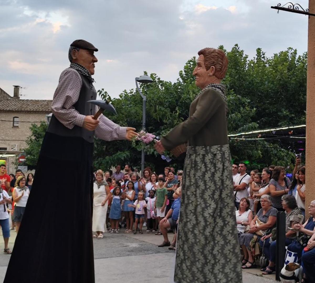 El ball dels gegants de la Societat d'Avinyonet en la Festa Major de 2025.