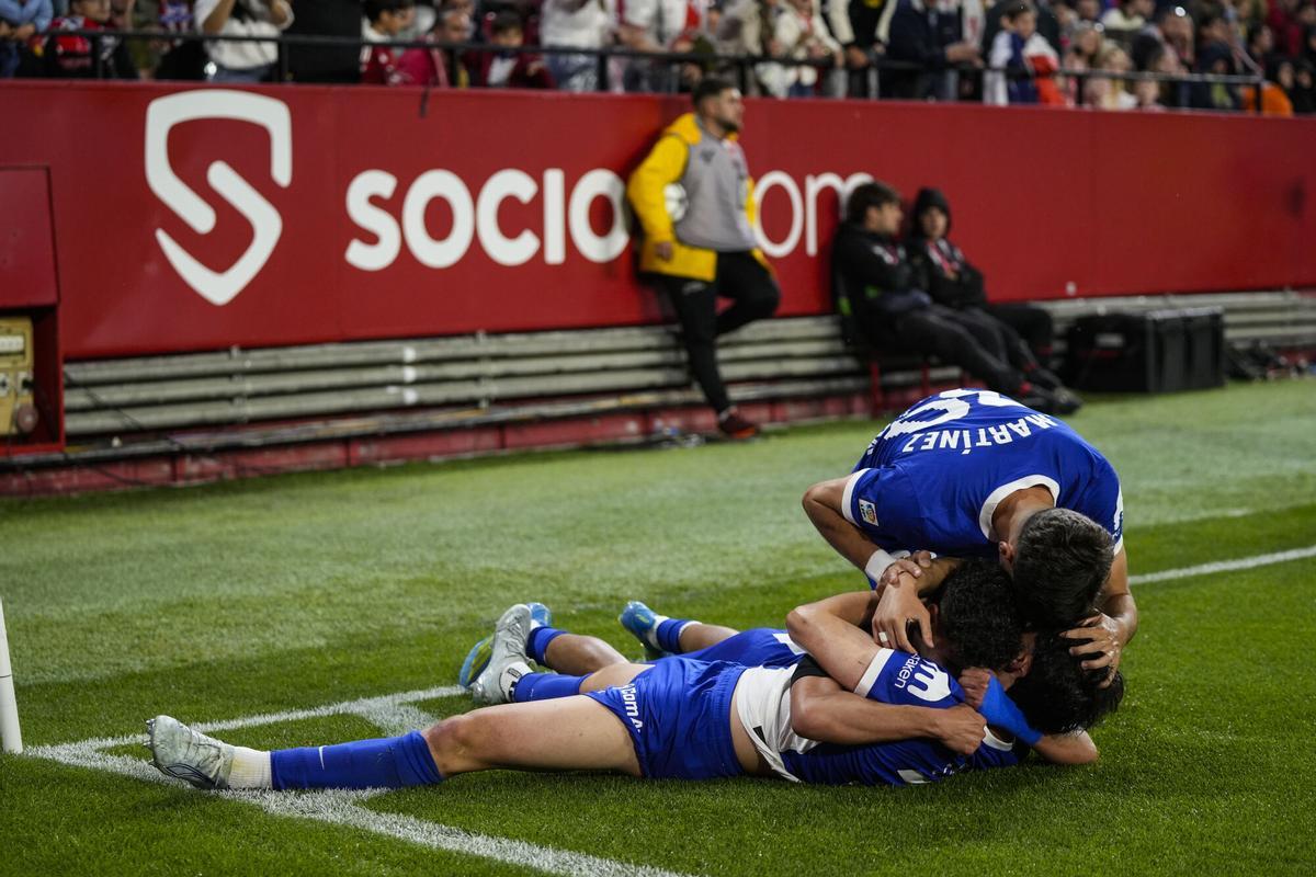Boñar celebra su gol.