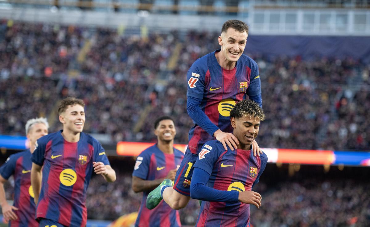 Lamine celebrando su gol durante el partido de liga entre el FC Barcelona y el Mallorca en el Camp Nou
