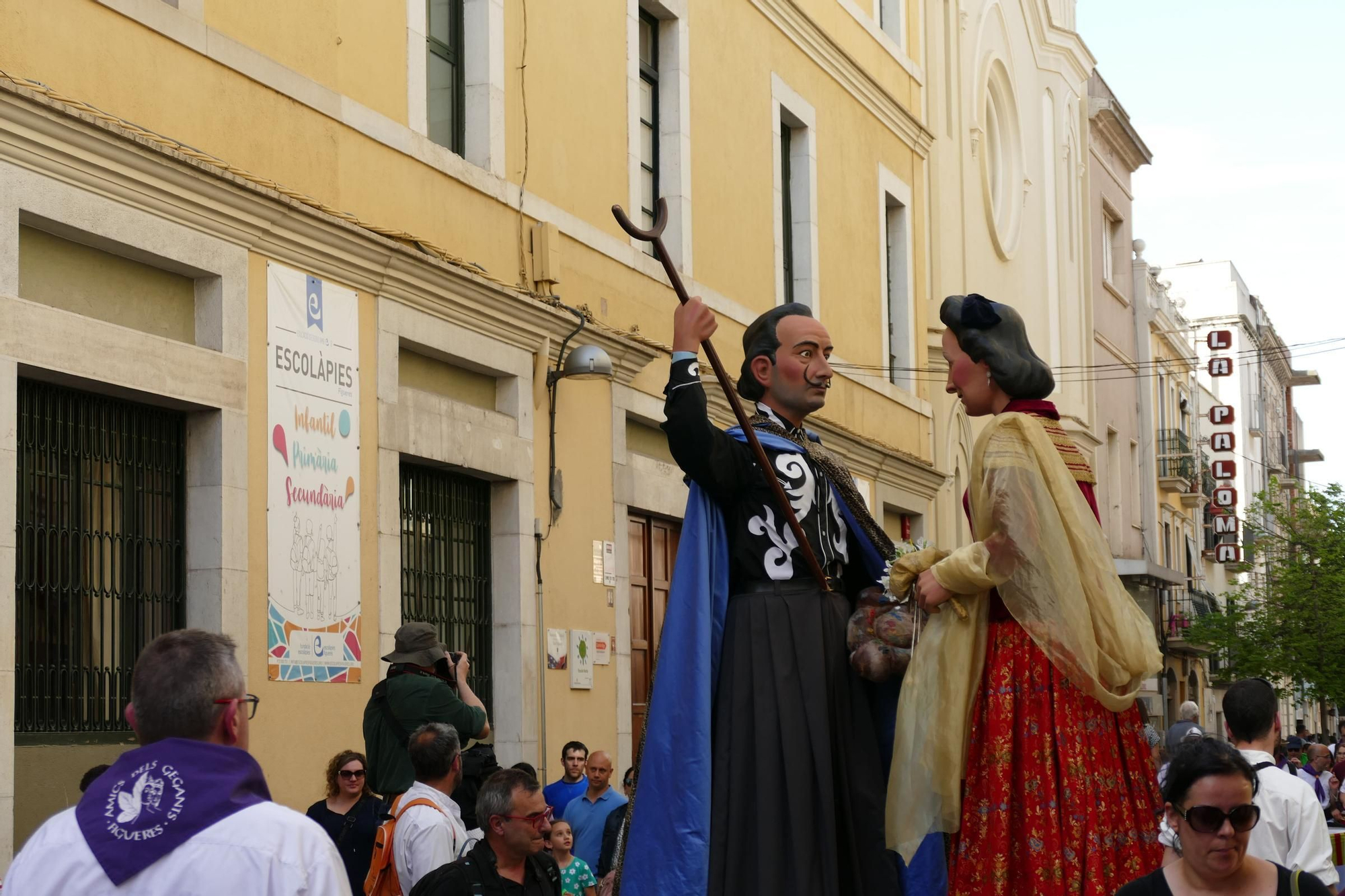La trobada gegantera de la Diada de Santa Creu celebra els 30 anys dels Amics dels Gegants de Figueres