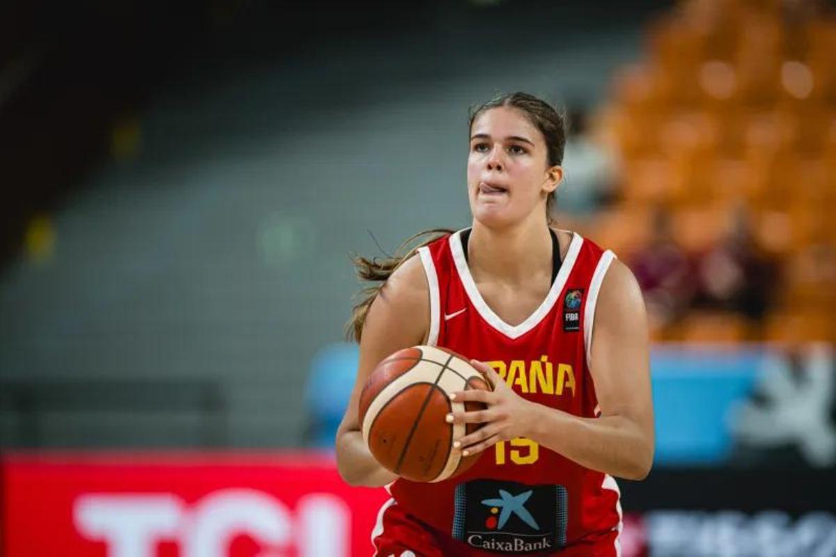 Amelia Alonso vuelve a ser la MVP ante China