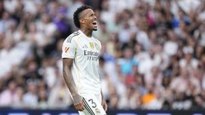 Eder Militao of Real Madrid CF laments during the Spanish League, LaLiga EA Sports, football match played between Real Madrid and RCD Espanyol at Santiago Bernabeu stadium on September 20, 2025, in Madrid, Spain. AFP7 20/09/2025 ONLY FOR USE IN SPAIN. Oscar J. Barroso / AFP7 / Europa Press;2025;SOCCER;SPAIN;SPORT;ZSOCCER;ZSPORT;Real Madrid v RCD Espanyol - LaLiga EA Sports;