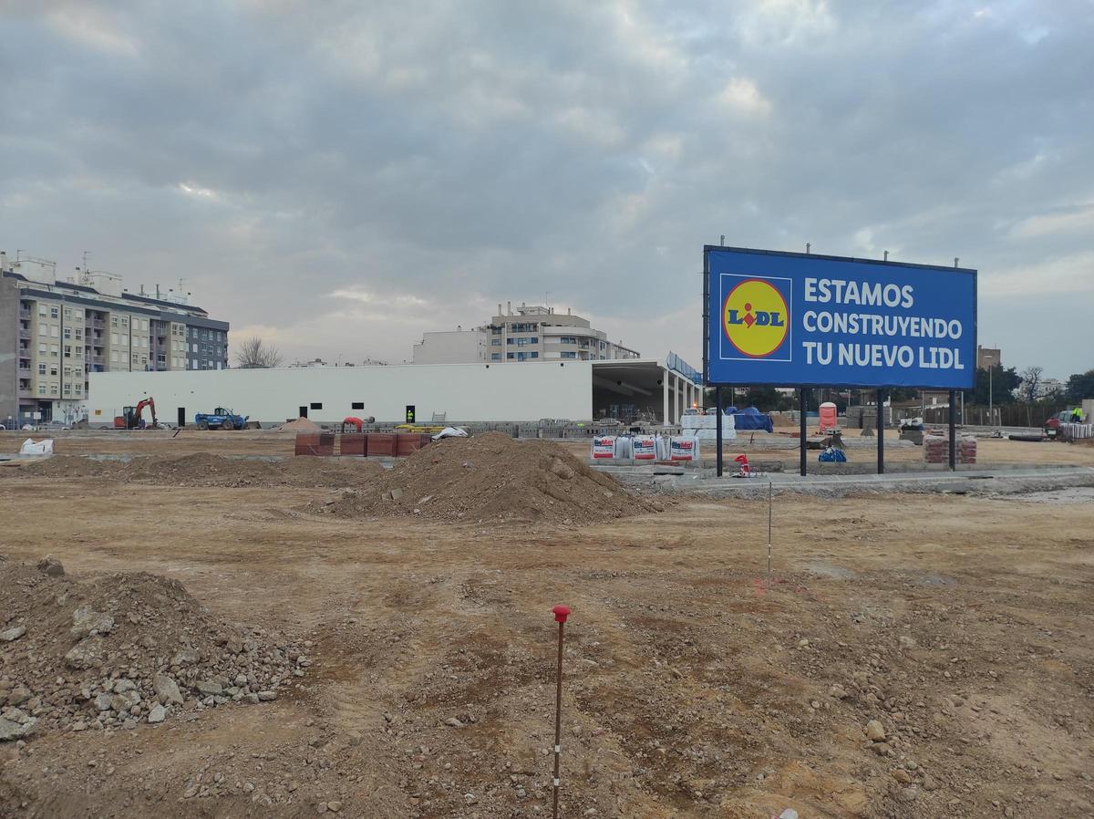La edificación del nuevo Lidl tiene una superficie de 2.500 metros cuadrados.