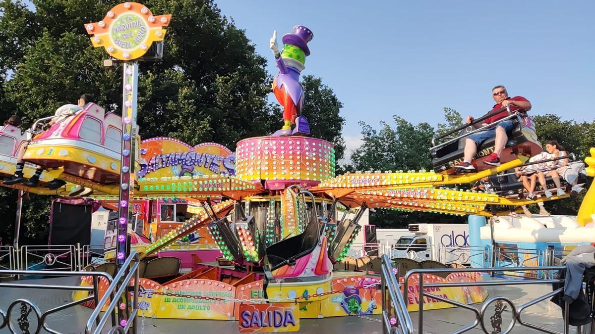 Atracciones instaladas en una anterior edición de las Festas de Silleda.