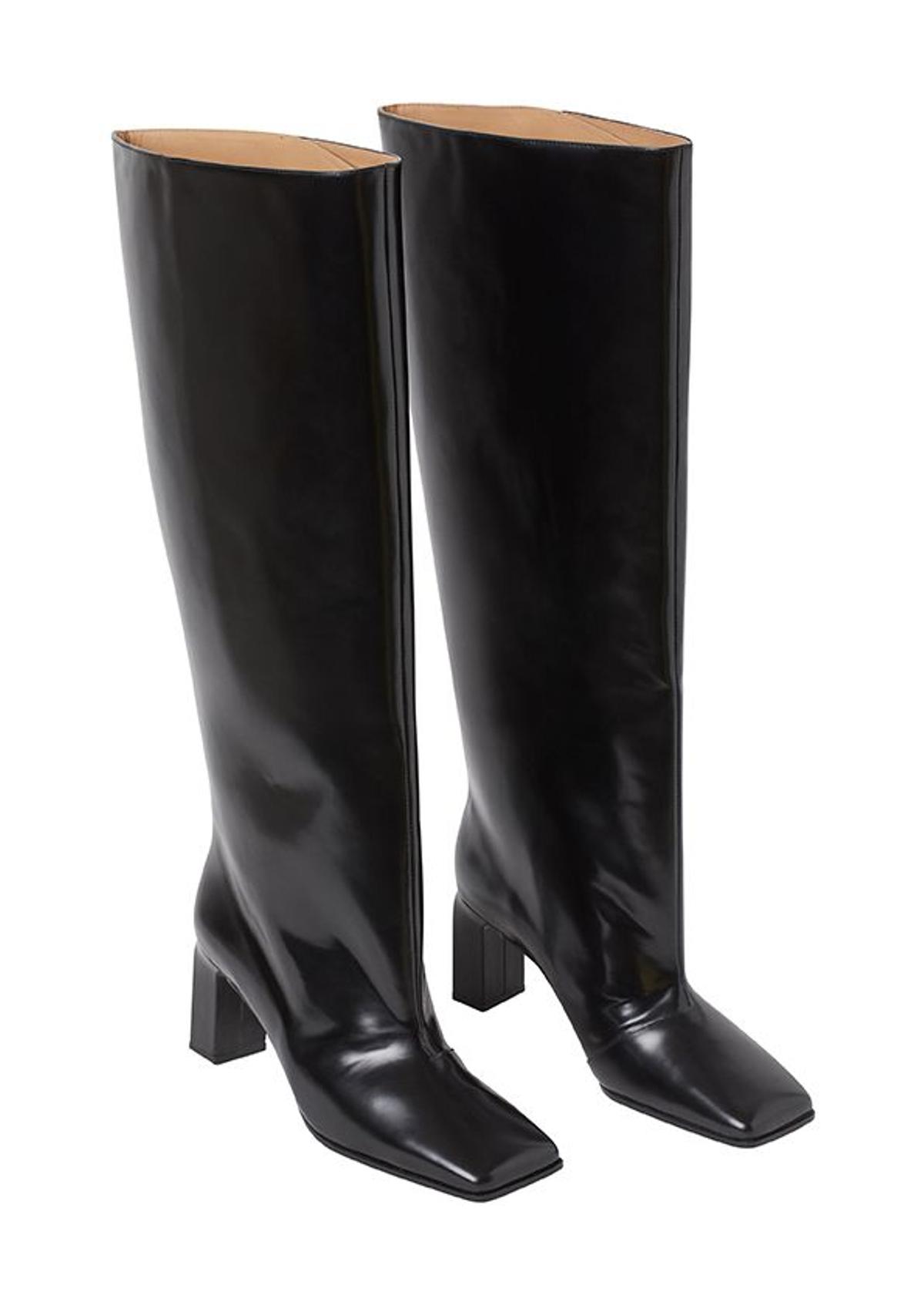 Botas altas, con la puntera cuadrada, de H&M Studio (179,99 €).