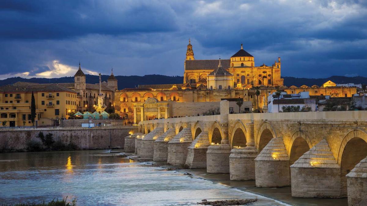 Puente romano sobre el río Guadalquivir en Córdoba