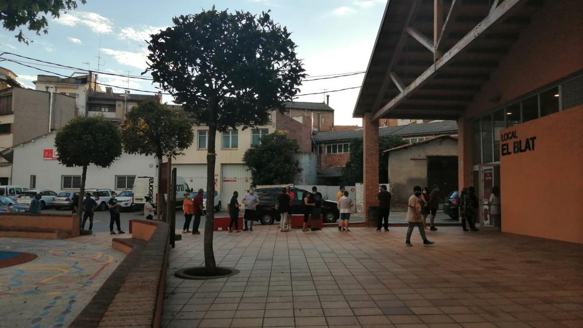 Cues al punt de vacunació de Gironella