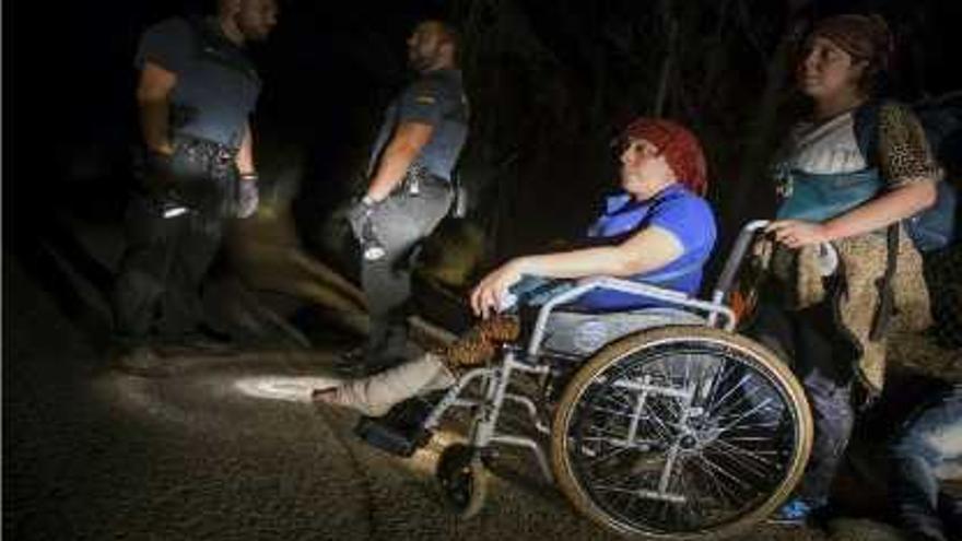 Arriba en pastera a Canàries una siriana en cadira de rodes