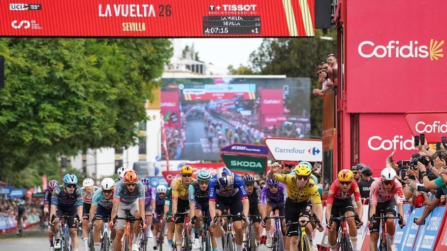 La Vuelta llega a Sevilla: las fotos del gran día del ciclismo en la ciudad