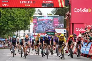La Vuelta llega a Sevilla: las fotos del gran día del ciclismo en la ciudad