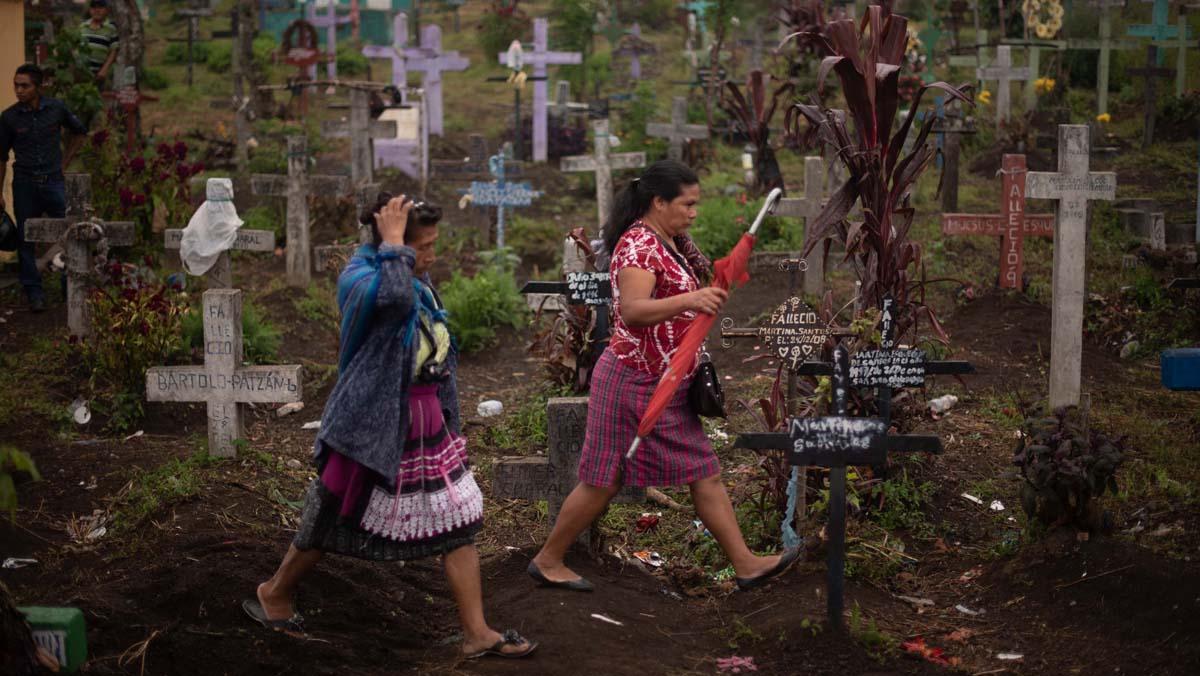 Casi un centenar de muertos por la erupción del volcan de Fuego en Guatemala.