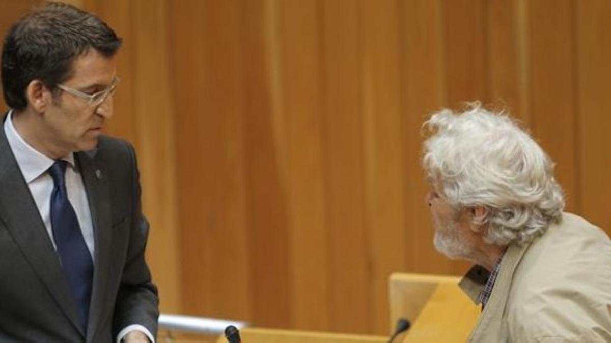 Beiras se ecara con Feijóo, el pasado miércoles, en el Parlamento gallego.