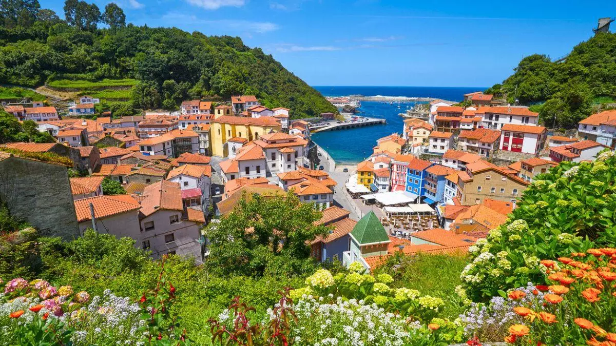 Los 5 pueblos de España que todo viajero debería visitar, al menos, una vez en la vida: son los mayores representantes de la cultura española