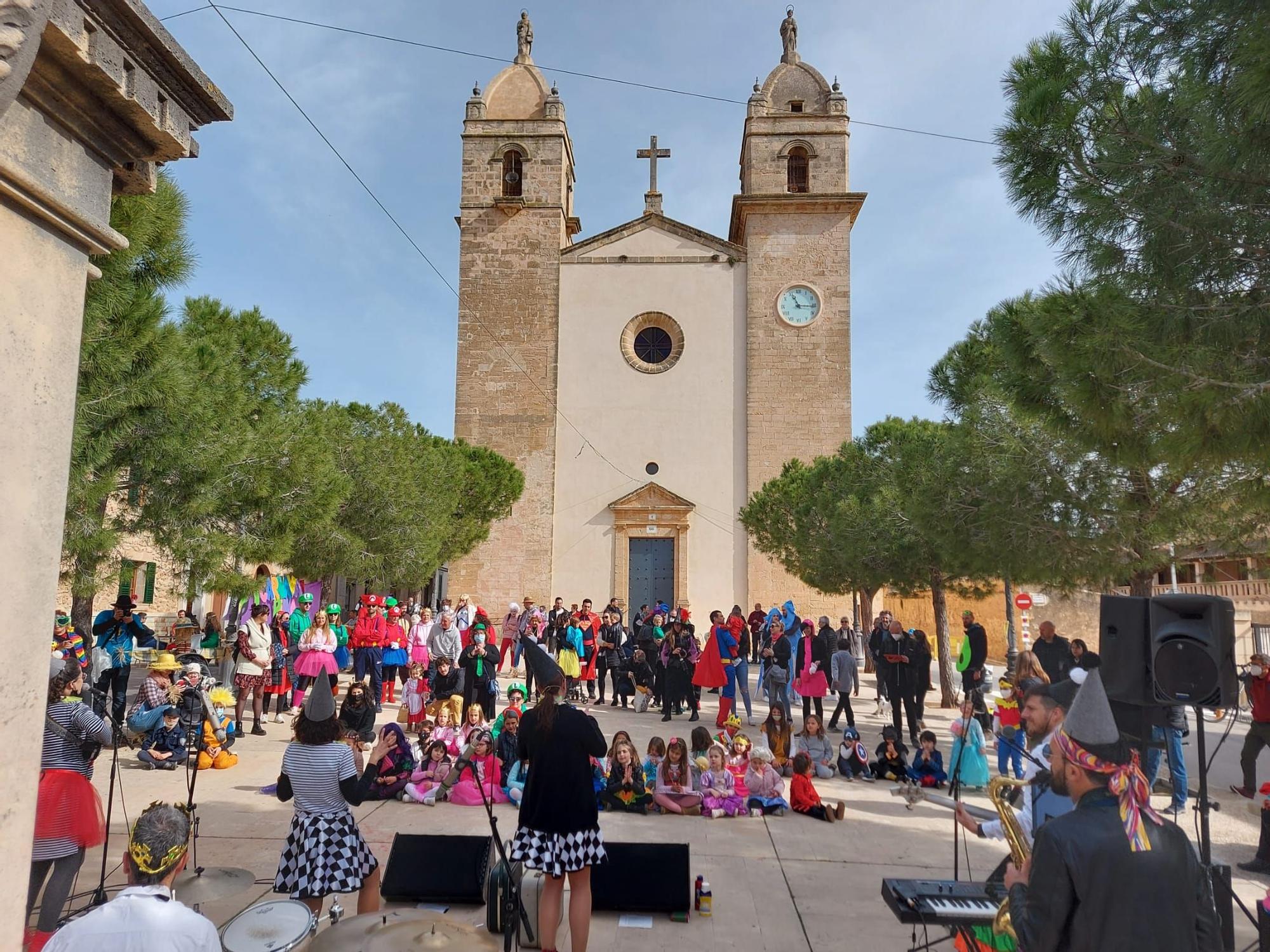 La fiesta de disfraces de Pina.