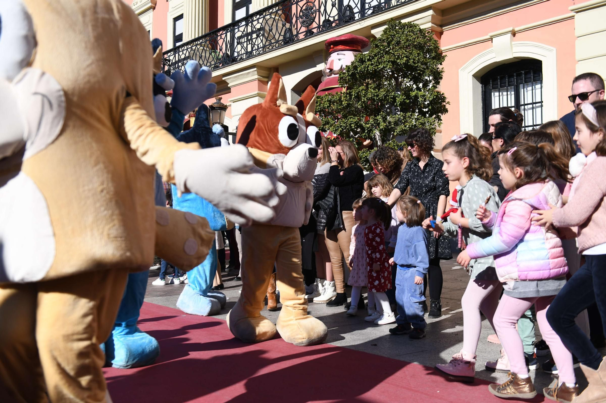 Las mejores imágenes del desfile de Papá Noel en Murcia