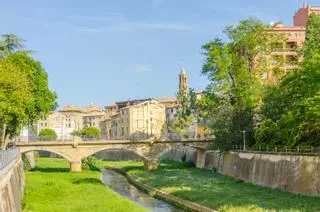 La ciudad de Huesca con una bodega donde el vino está a la altura del arte