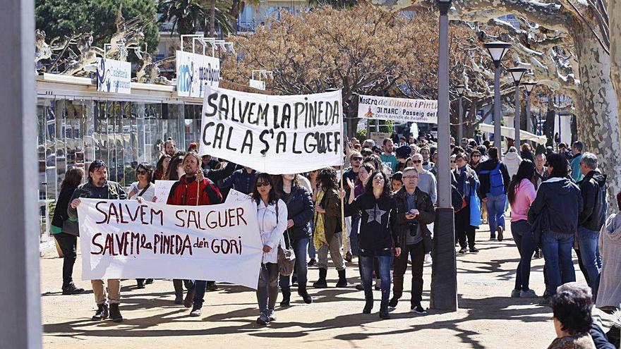 Manifestació a favor de la preservació de la Pineda d&#039;en Gori, a Palamós, en una imatge d&#039;arxiu