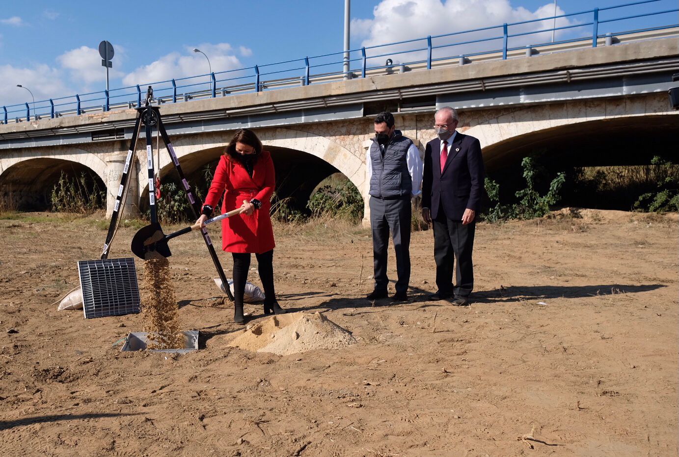 Colocación de la primera piedra de las obras de defensa en el río Guadalhorce