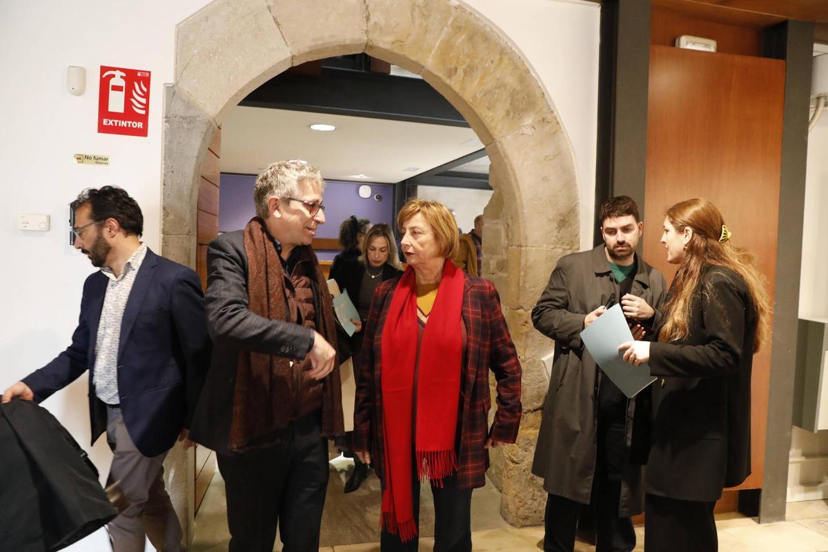Miguel González, Jordi Martí Grau, Mariví Monteserín y Amanda Masha, en el palacio de Valdecarzana.