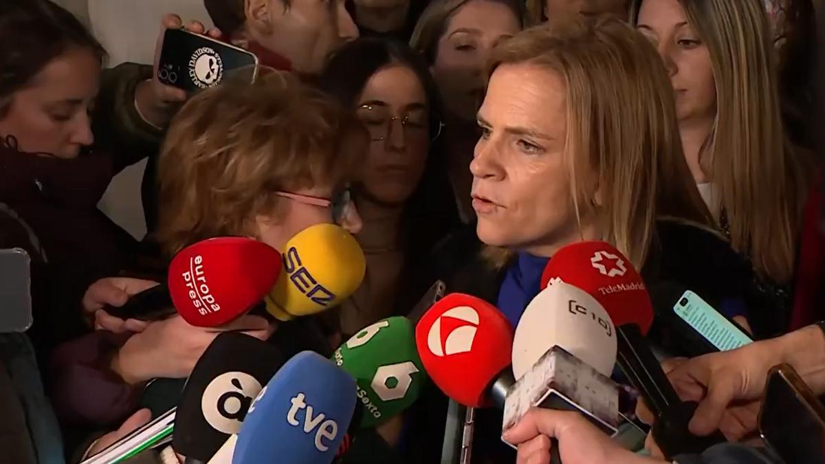 Pilar Bernabé ha atendido a los medios tras la reunión en Ferraz