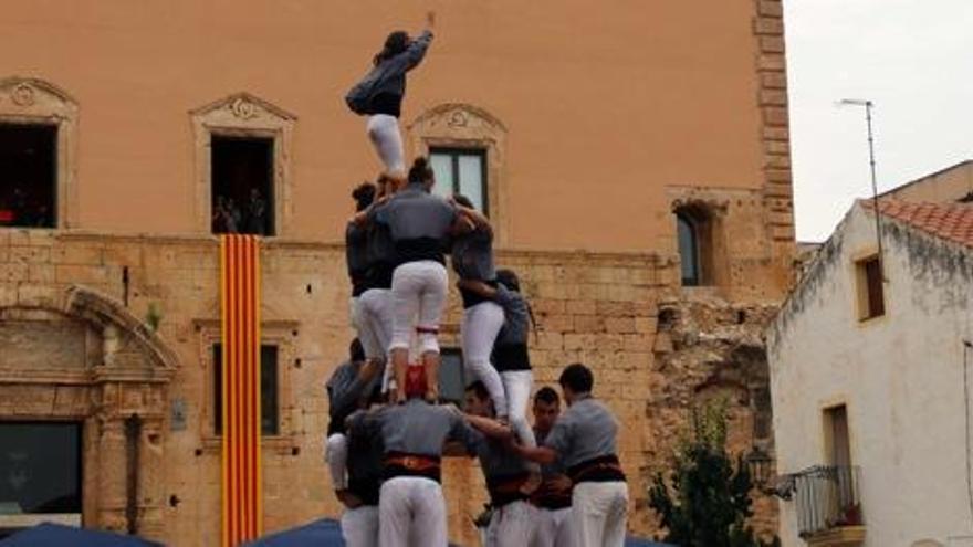 Els Tirallongues, vencedors de la primera jornada del Concurs XXVè de Castells