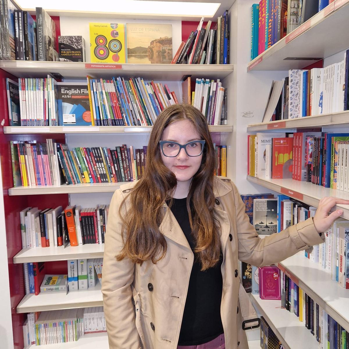 Rebecca Helena domina a la perfección el castellano o el rumano y está perfeccionando su nivel de inglés y chino.