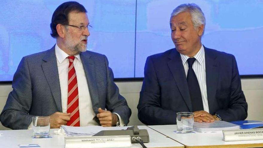 Rajoy descarta hacer cambios en el Ejecutivo o en el PP por el resultado de las elecciones